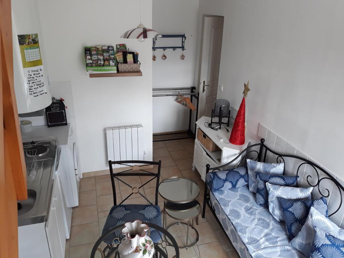 Chambres D'Hotes Elvire Et Laurent Barbey Sainte-Marie-du-Mont Kültér fotó